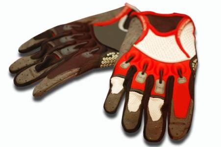 Gloves are active safety equipment that a motorcyclist should always wear. Do you agree with this statement?