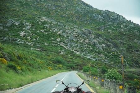 The purpose of motorcycles always riding with dipped headlights (luzes de cruzamento) on is: