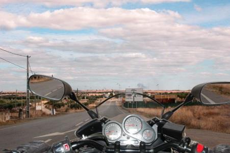 When riding a motorcycle, is constantly riding close to the centre line of the carriageway a correct and safe position?