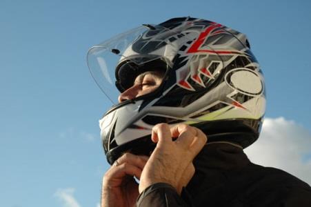 There are different safety fastening systems for protective helmets. However, it can be said that: